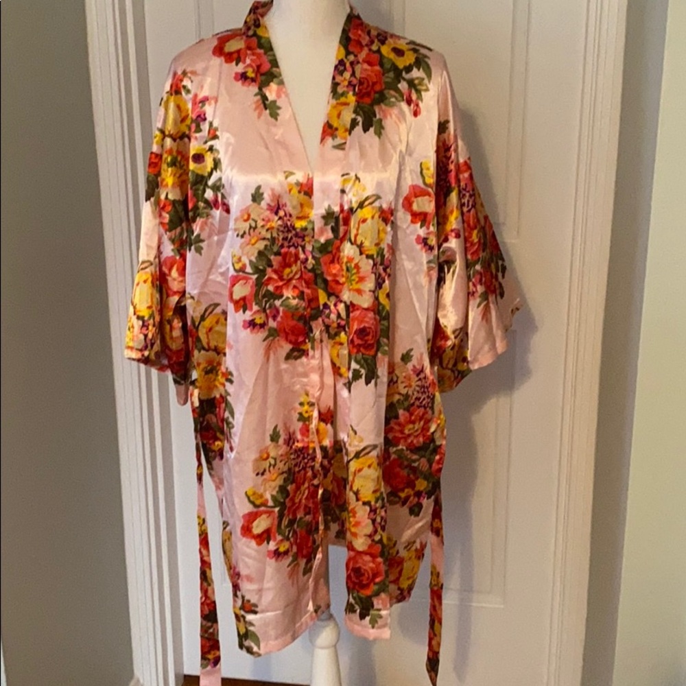 Floral Robe - Picture 2 of 2